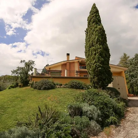 La Casa Sulla Collina פוליניו