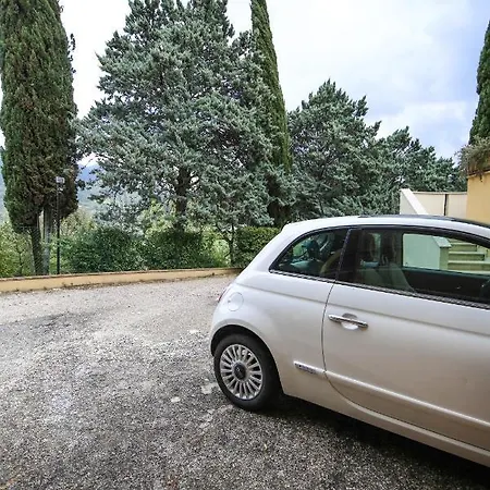 La Casa Sulla Collina Bed & Breakfast